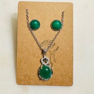 Green Quartz Crystal Charm Necklace & Stud Earrings Set